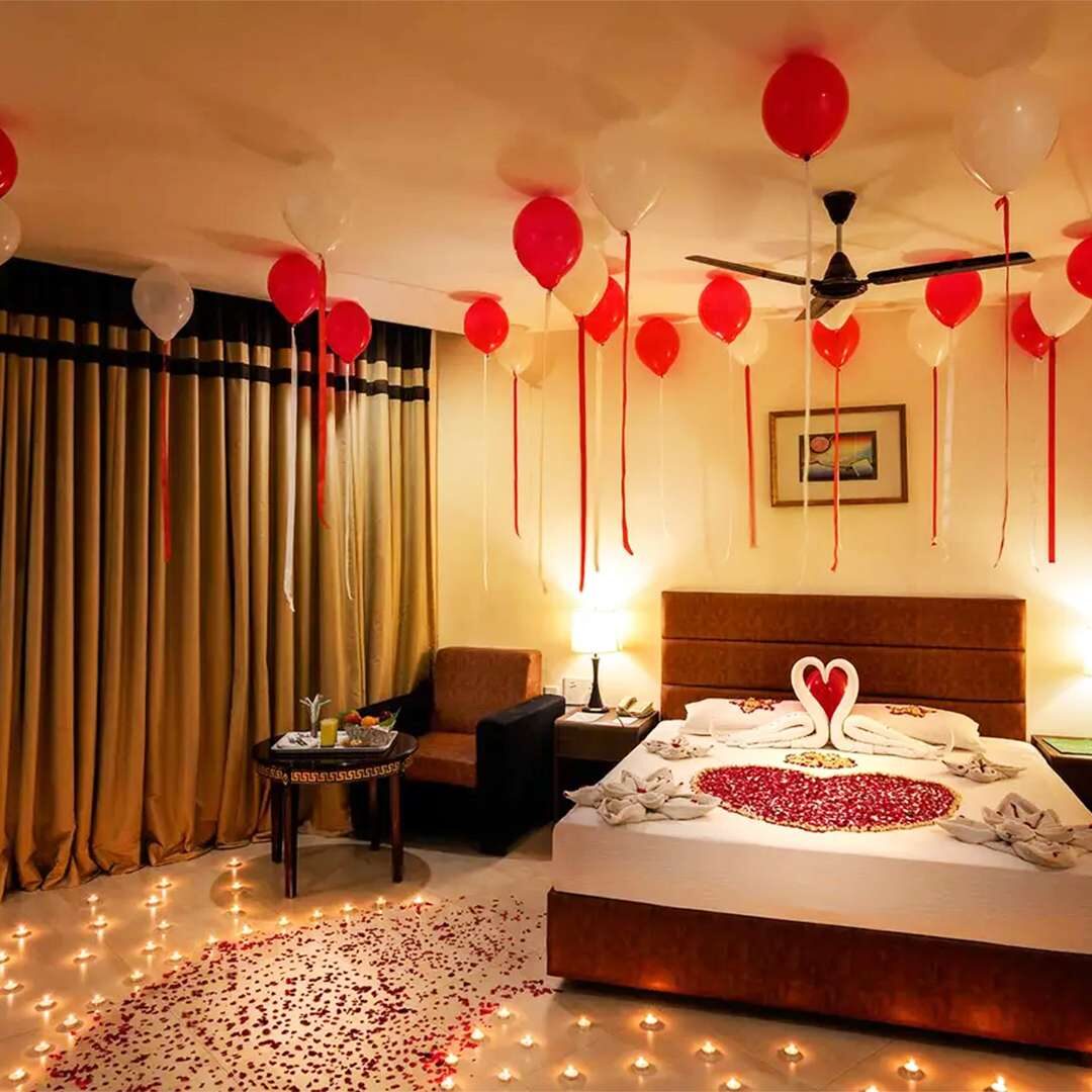 Romantic Decor Of Balloons and Candles